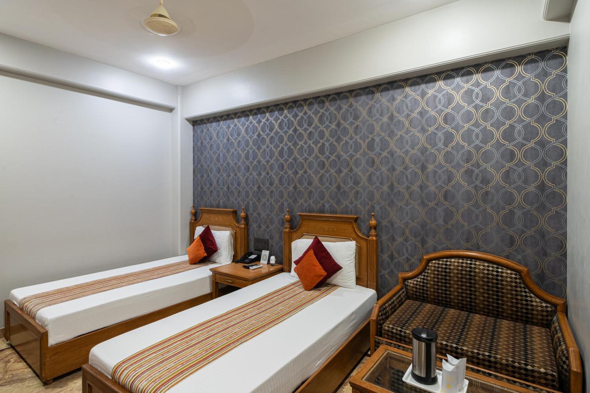 Hotel Sunstar Grand Дели Экстерьер фото