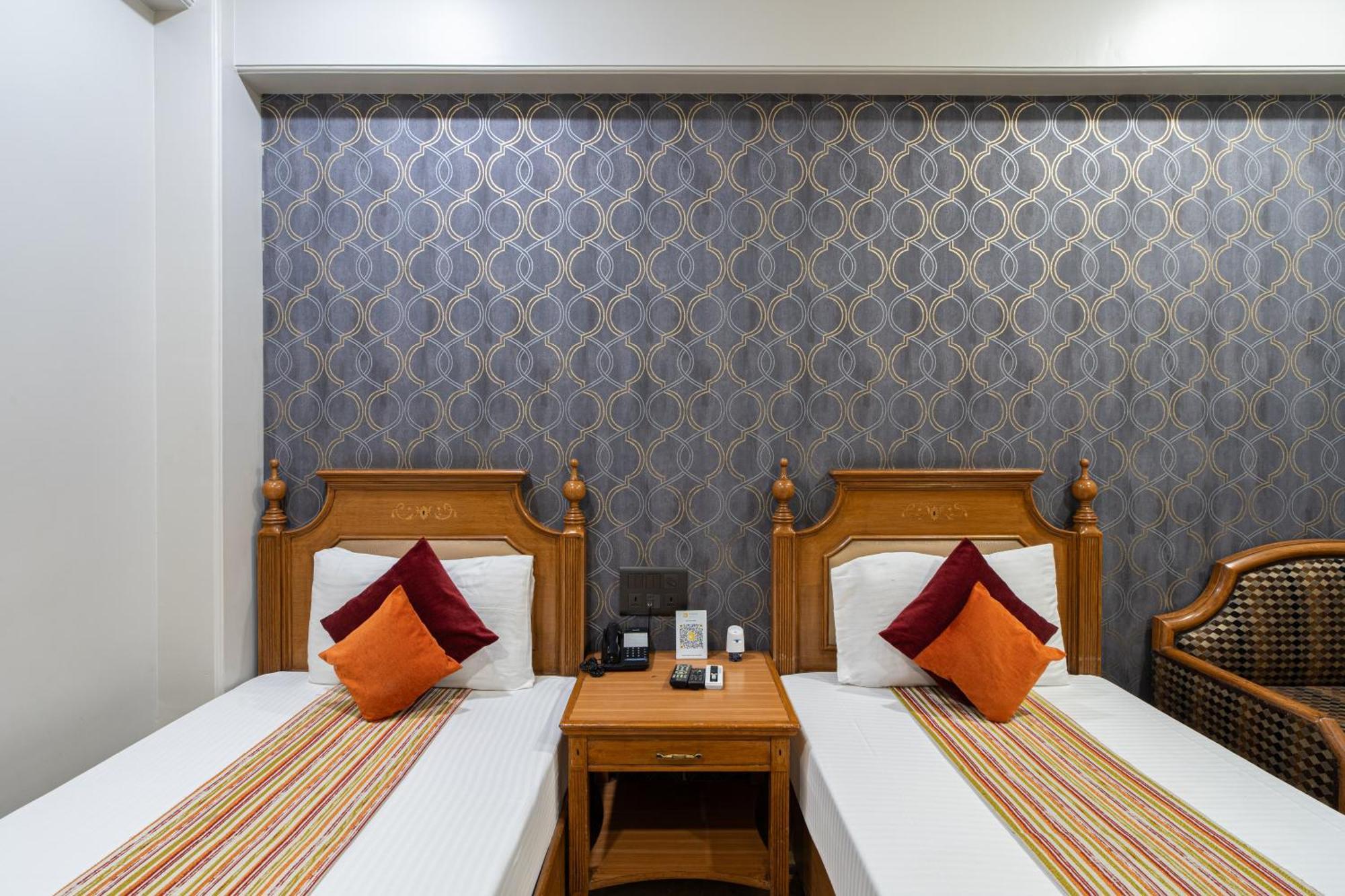 Hotel Sunstar Grand Дели Экстерьер фото