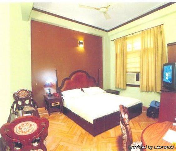 Hotel Sunstar Grand Дели Номер фото
