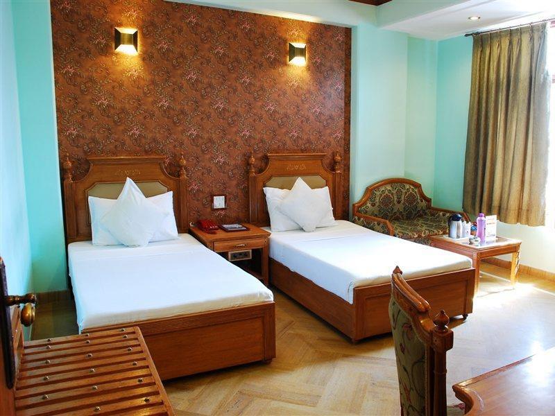Hotel Sunstar Grand Дели Экстерьер фото